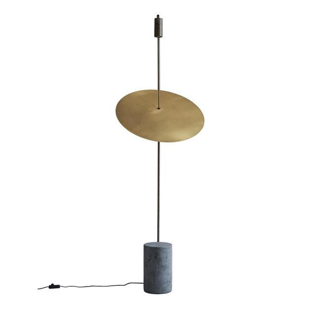 Elegant Moon Gulvlampe i Messing – Moderne Design Tilbud