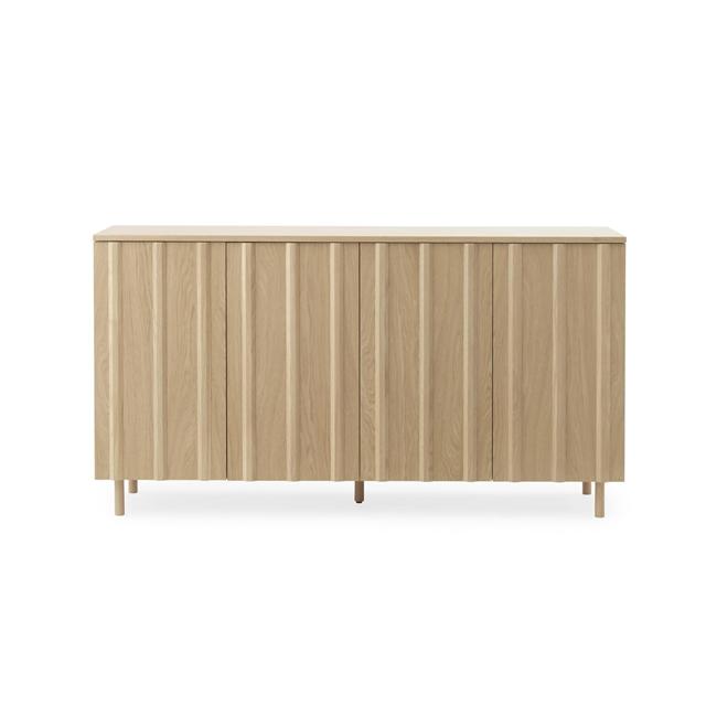Normann Copenhagen Rib Skænk i Eg – Elegant Opbevaringstilbud