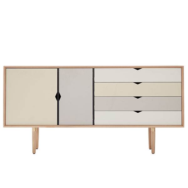 Andersen Furniture S6 Skænk med Farverige Fronter – Stilfuld Opbevaring