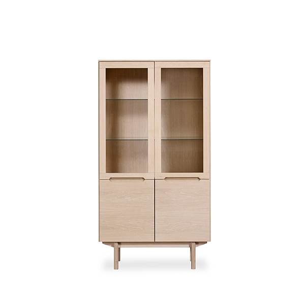 Elegant vitrineskab SM307 fra Skovby – Nyhed!