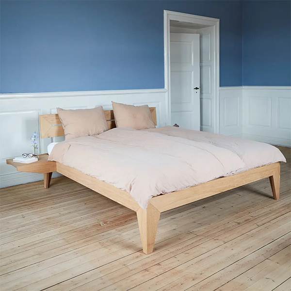 Wood Zone 20 Sengeramme i Egetræ med Sengeborde - Stilfuld Elegance